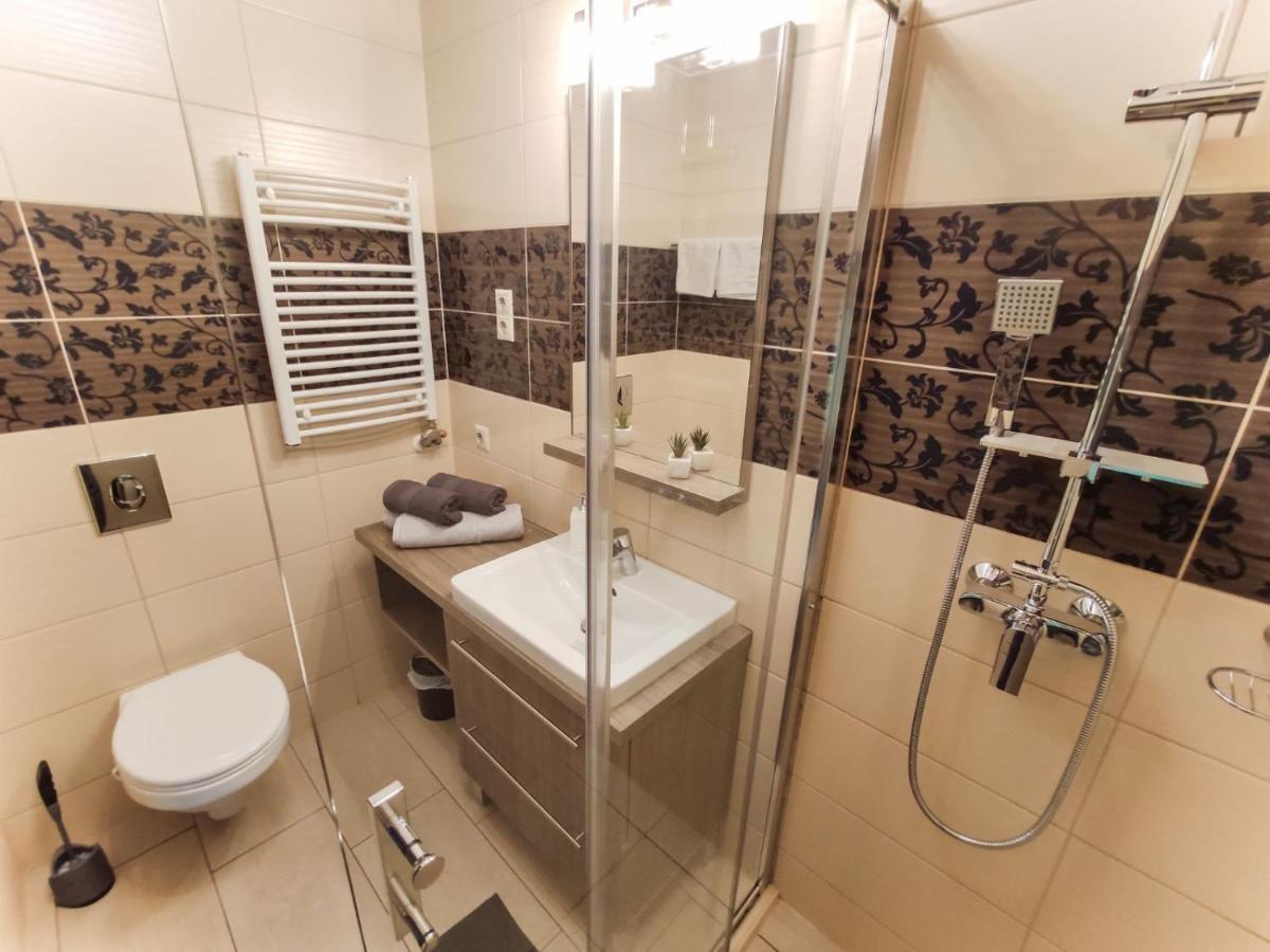Holiday Apartman Sarvar Luaran gambar