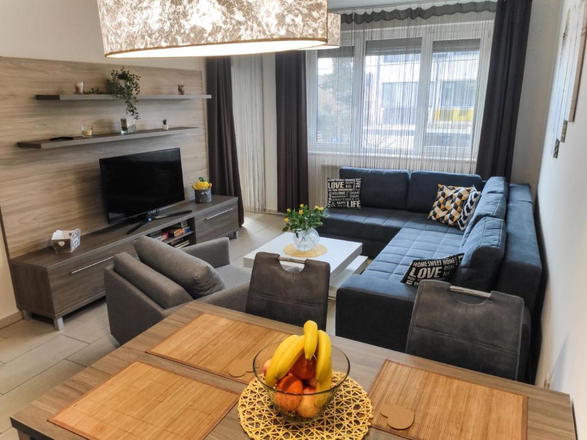 Holiday Apartman Sarvar Luaran gambar