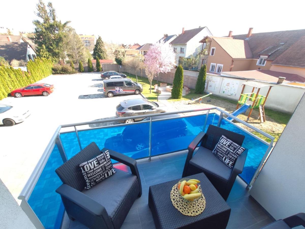 Holiday Apartman Sarvar Luaran gambar