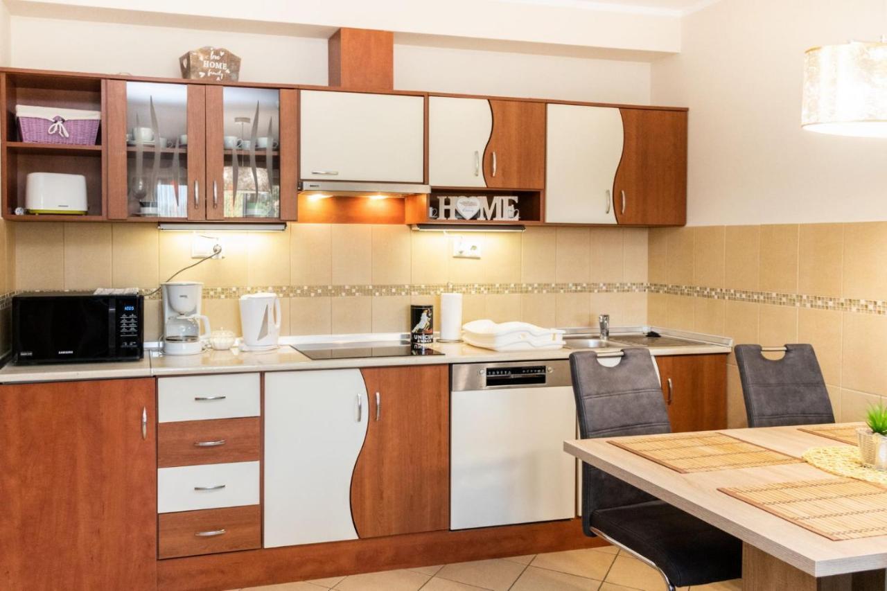 Holiday Apartman Sarvar Luaran gambar