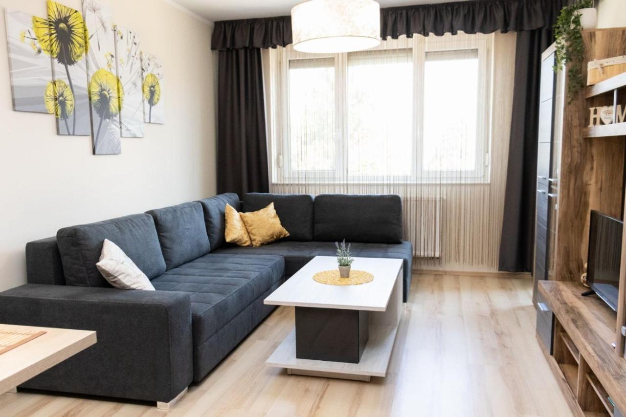 Holiday Apartman Sarvar Luaran gambar