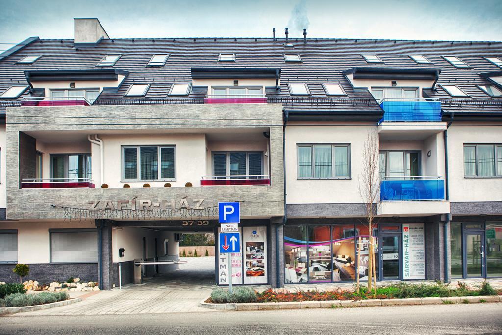 Holiday Apartman Sarvar Luaran gambar